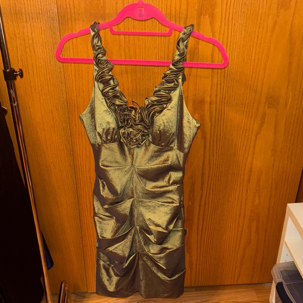 Elegant Green Metallic Dress with Ruffle Detail